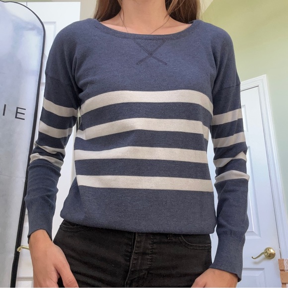 Blue striped sweater - Picture 3 of 3